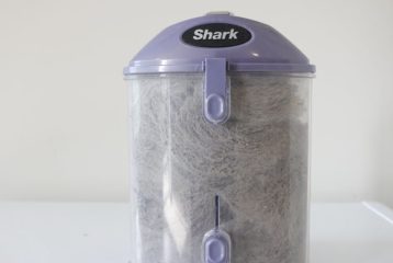 how to empty a shark vacuumcleaner